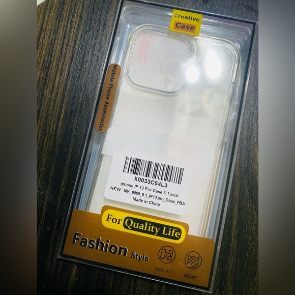 iPhone 13 Pro Transparent Case with 2x Tempered Glass Screen Protectors - Picture 4 of 5